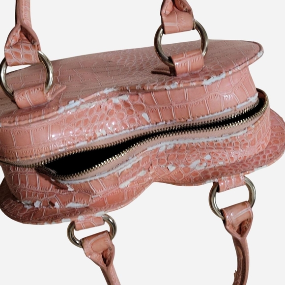 Vivienne Westwood Pink Croc-Embossed Heart Bag - Picture 4 of 7